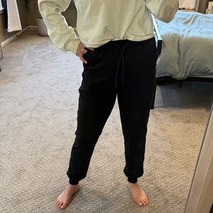 Lululemon Black Jogger Pants size 6